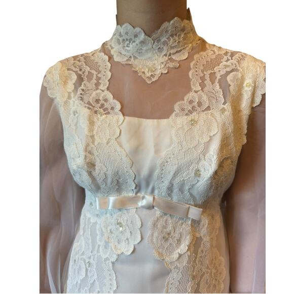 Vintage 1970s Sheer Lace High Neck Bridal Wedding Gown with Bow Detail 
 XS - Picture 6 of 17